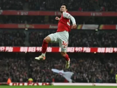 Martin Zubimendi lấn át Declan Rice: Bí mật đẳng cấp giúp Arsenal vững ngôi đầu Ngoại hạng Anh