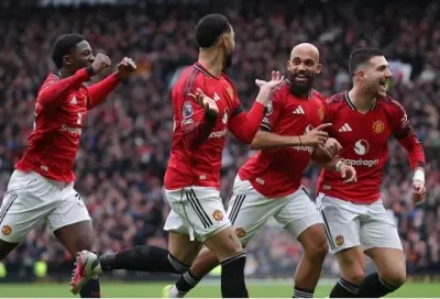 Gary Neville tiết lộ bất ngờ: MU có cơ hội lớn vào Top 4 sau thất bại của Liverpool 1