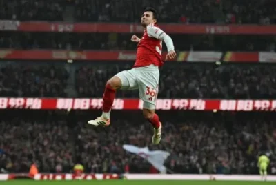 Martin Zubimendi lấn át Declan Rice: Bí mật đẳng cấp giúp Arsenal vững ngôi đầu Ngoại hạng Anh 1