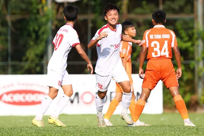 Niềm vui ăn bàn của Thể Công Viettel I - Ảnh: Nguyễn Khánh 